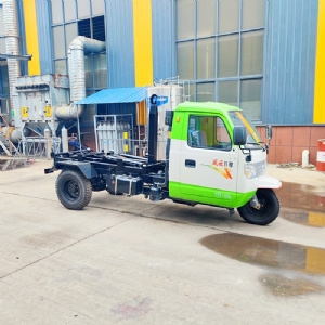 勾臂自卸垃圾车