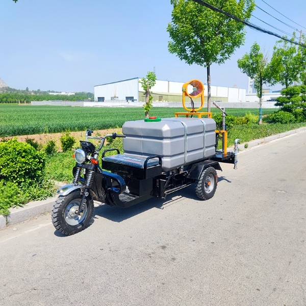 多功能电动除尘洒水车