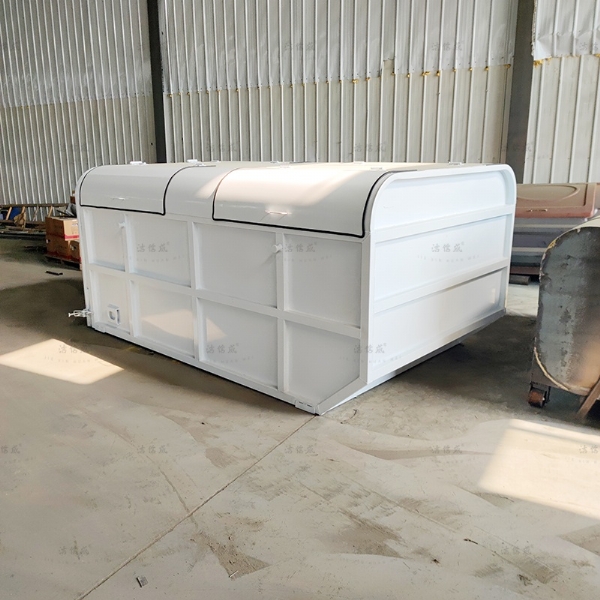 白色摆臂垃圾箱