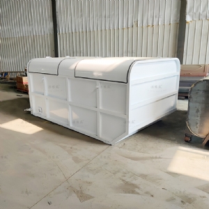 白色摆臂垃圾箱