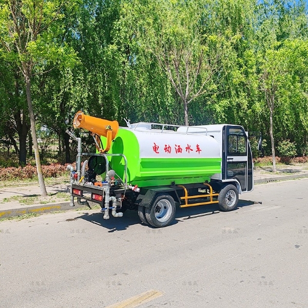 电动六轮洒水车