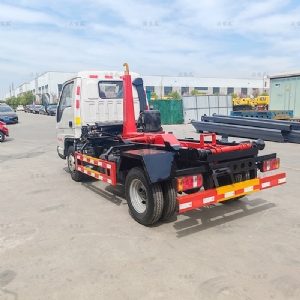 小卡之星勾臂垃圾车