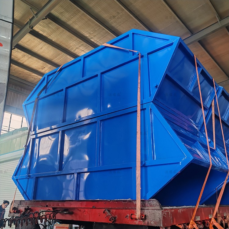 20个全蓝摆臂垃圾斗发往西藏