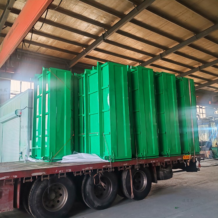 9个梯形全绿勾臂垃圾箱发往吉林