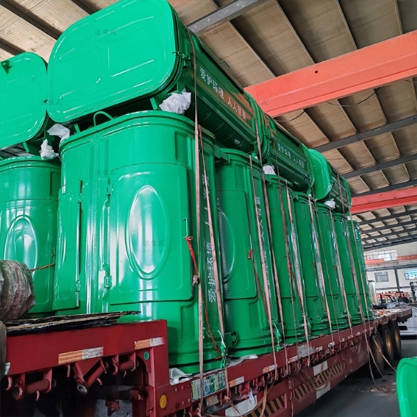 20个勾臂垃圾箱发往河南