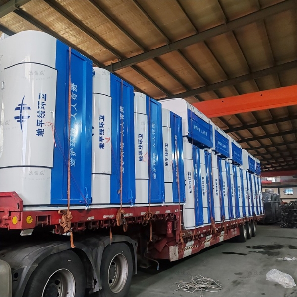 42个勾臂垃圾箱发往陕西渭南