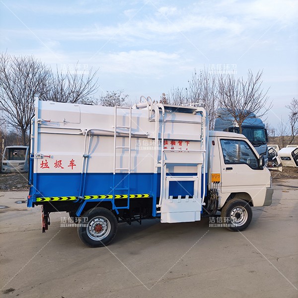 电动四轮挂桶垃圾车