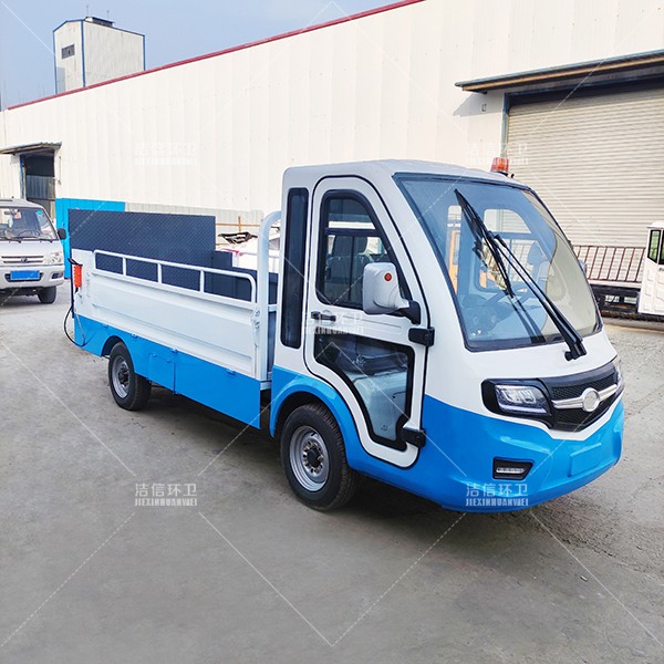 电动四轮清运车
