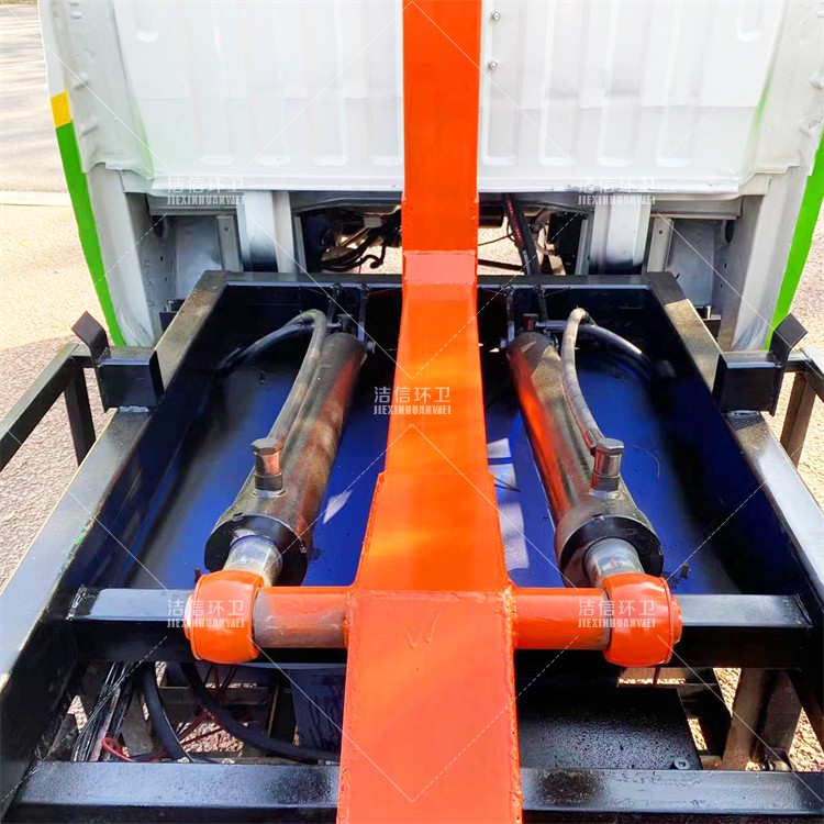 电动四轮勾臂车