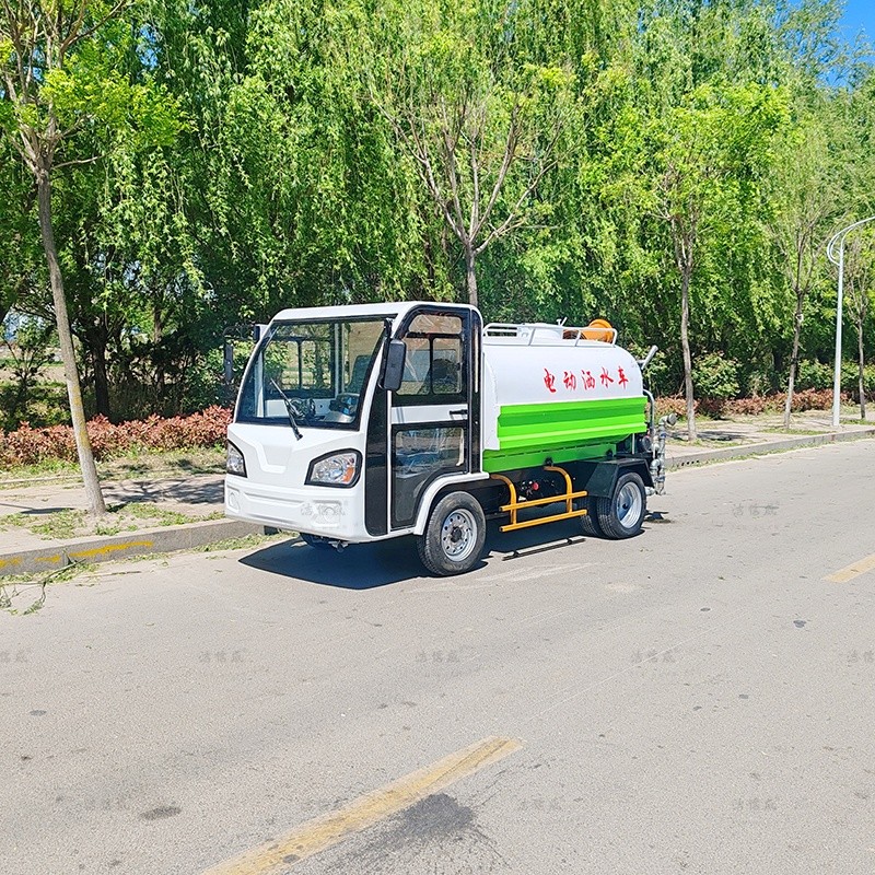 电动六轮洒水车