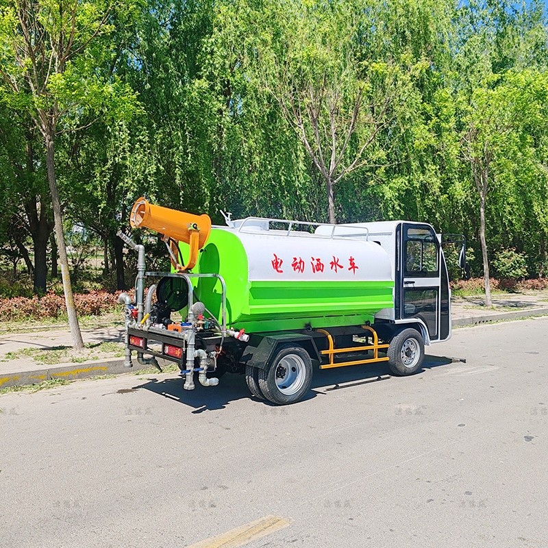 电动六轮洒水车