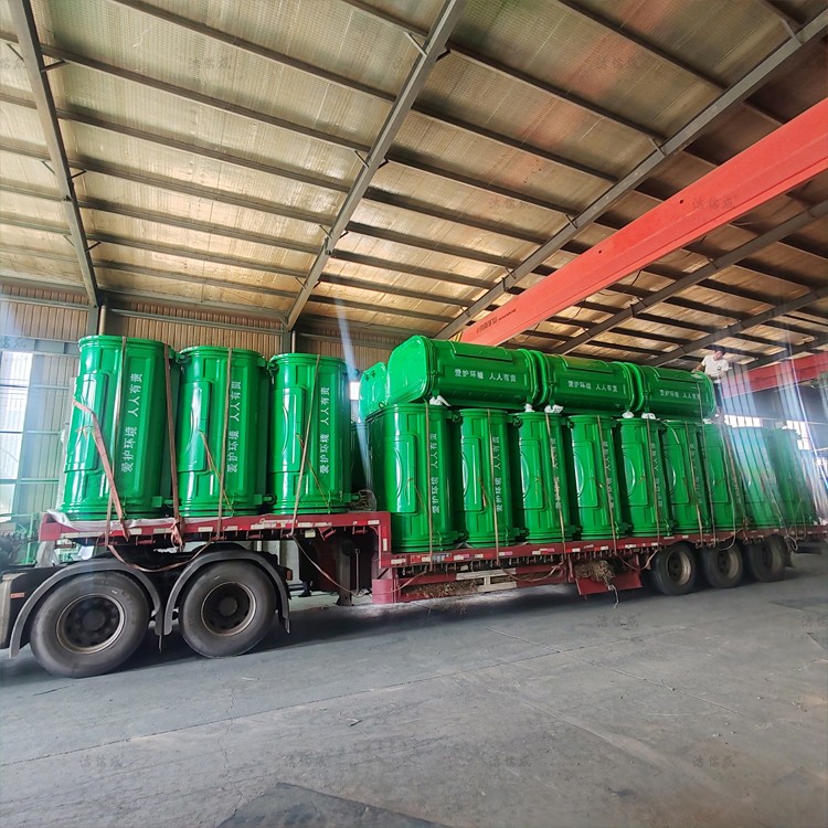 30个勾臂垃圾箱发往甘肃定西