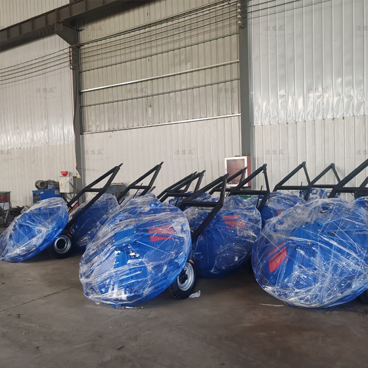 15台牵引式扫地机发往内蒙古