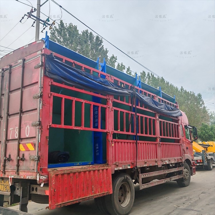 8个垃圾斗发往甘肃省定向市