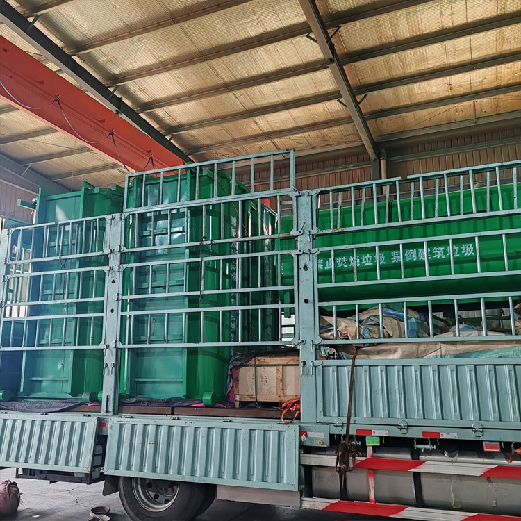 5个全绿6方勾臂垃圾箱发往辽宁