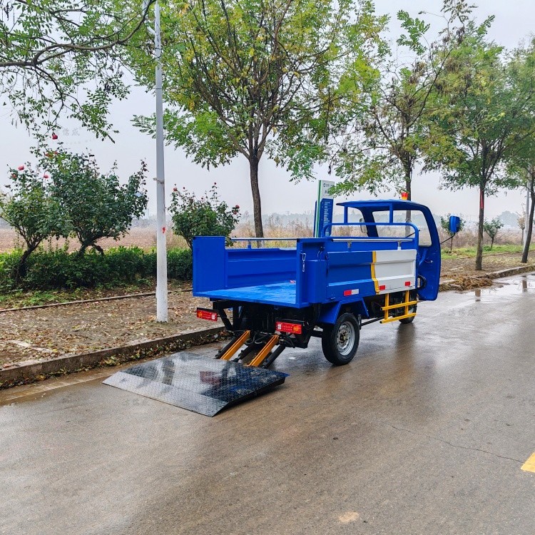 半封闭带棚三轮液压尾板车